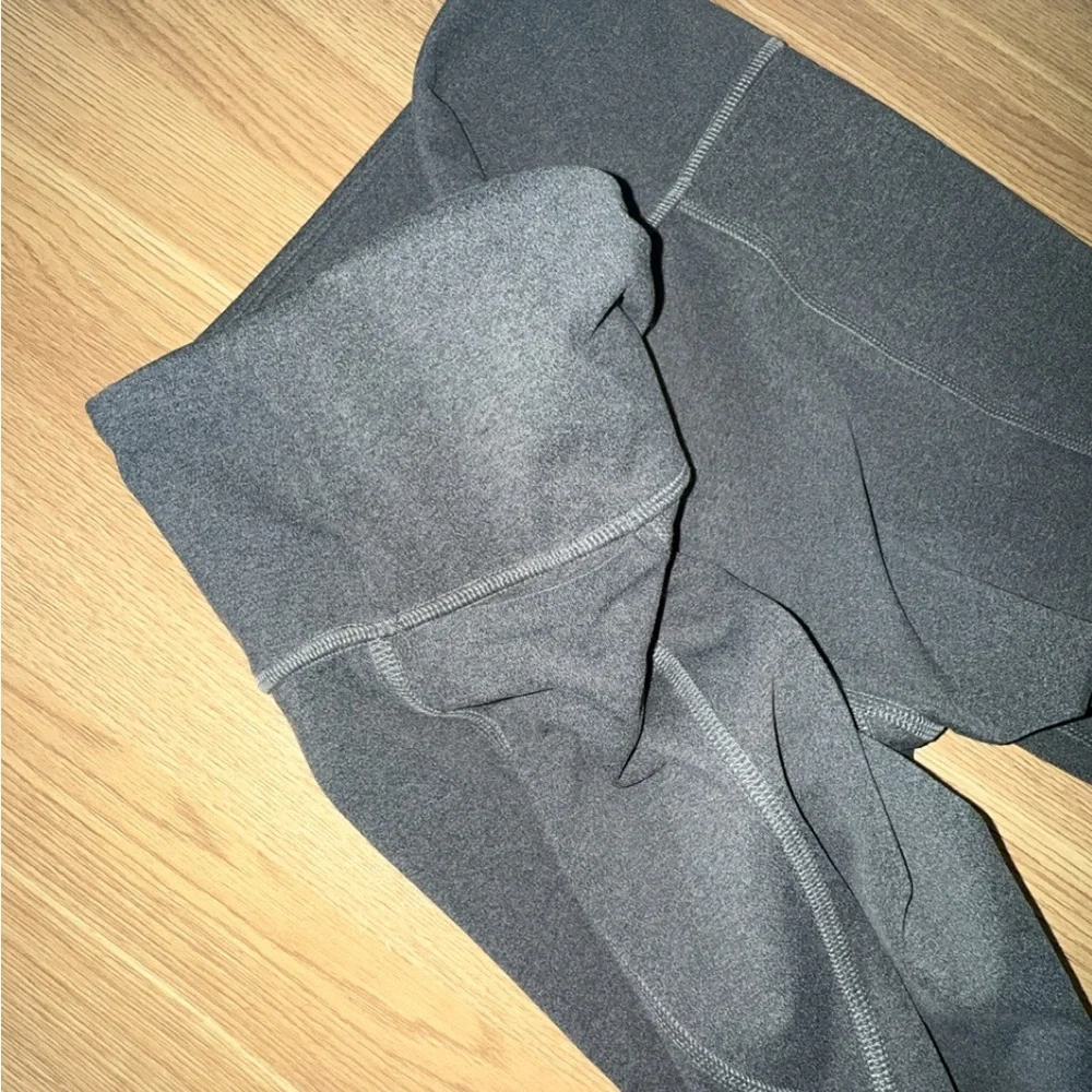 Tory‎ Burch Weightless Chevron Dark Gray Leggings Size Small